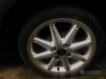 Cerchi e gomme R16 della ford fiesta