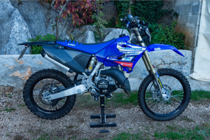 Yamaha Yz 125 del 2017 targata