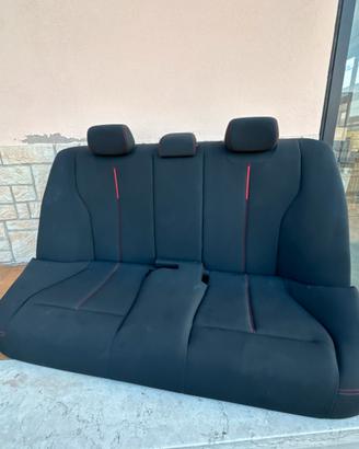 Sedili BMW F30 F31 Sport con cuciture rosse