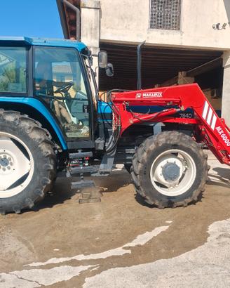 trattore new Holland 7840 con pala