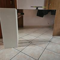 nuova specchiera con anta e luce 
