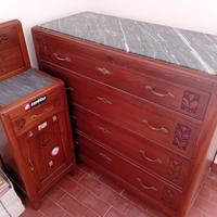 Como' e comodino stile antico