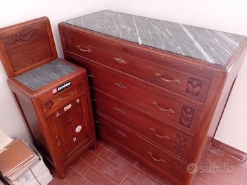 Como' e comodino stile antico