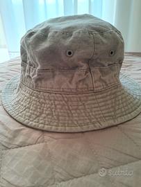 Cappellino estivo. 