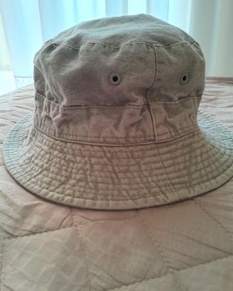Cappellino estivo. 