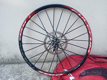 cerchio fulcrum Red metal 26" superalloy tubless