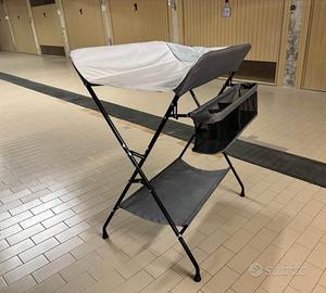 Fasciatoio pieghevole per neonato.