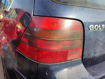 Fanale posteriore sinistro VOLKSWAGEN GOLF 4 2000