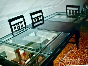 Tavolo e sedie stile liberty laccate nero