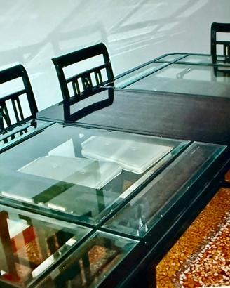 Tavolo e sedie stile liberty laccate nero