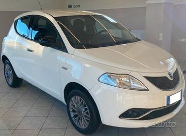 Lancia Ypsilon 0.9 TwinAir 85 CV 5 porte Metano Ec