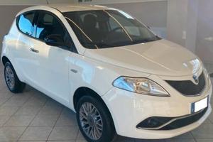Lancia Ypsilon 0.9 TwinAir 85 CV 5 porte Metano Ec