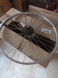 ruota posteriore 26 con pignone 7 rapporti