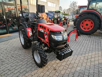 Trattore agricolo 4x4 VST 938