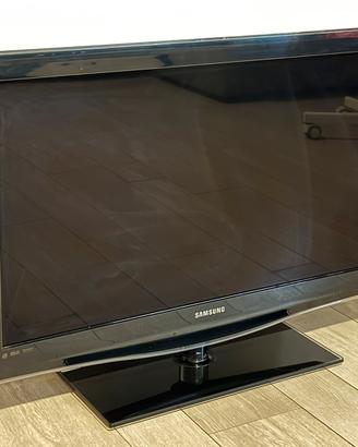 TV Samsung schermo piatto 37 pollici