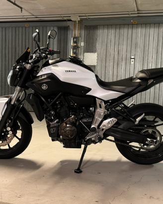 YAMAHA MT 07 2016