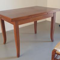 Tavolo da pranzo in noce massello