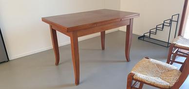 Tavolo da pranzo in noce massello