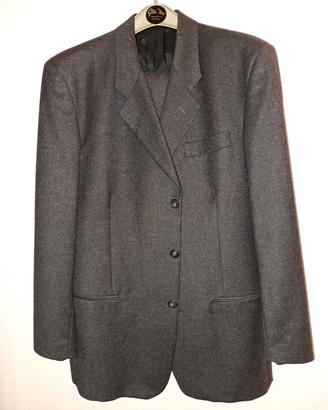 abito grigio uomo