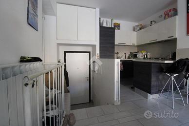 3 LOCALI A CHIAVARI