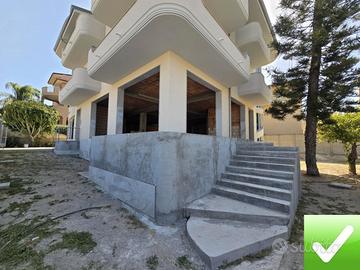 Locale Commerciale C1 Nuovo + Cortile Lazzaro