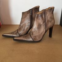 Stivaletti donna color tortora a punta