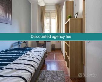Stanza in appartamento di 132 m² a Bologna