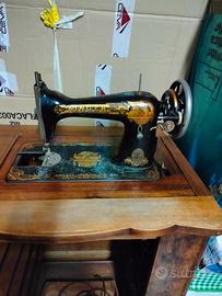 macchina da cucire d'epoca Singer