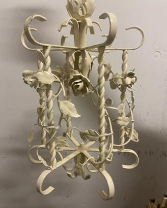 Lampadario vintage con fiori