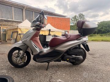 Piaggio Beverly 350 Sport touring