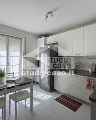 Appartamento di 118 m² con 4 locali e box auto a R