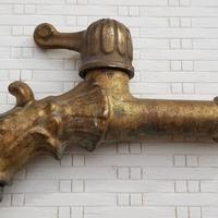 rubinetto artistico in ottone