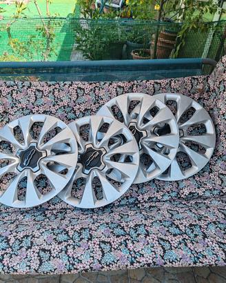 4 copricerchi Fiat 500X da 16 tutto 25 euro 