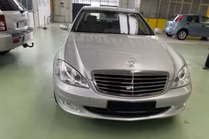 Mercedes-Benz S-class Sedan 2005
