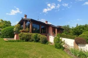 Villa di 360 m² con 5 locali e box auto doppio a P