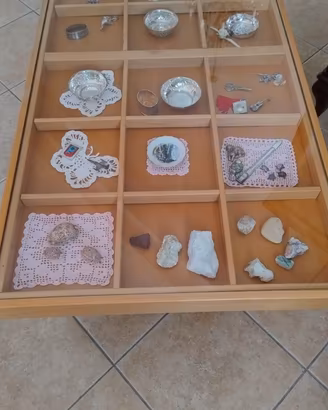 Tavolino salotto con espositore Ikea Pilbo