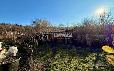 VILLA UNIFAMILIARE CON PARCO