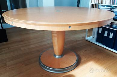 Tavolo design Giorgetti Isa