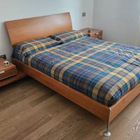 Letto matrimoniale con comò