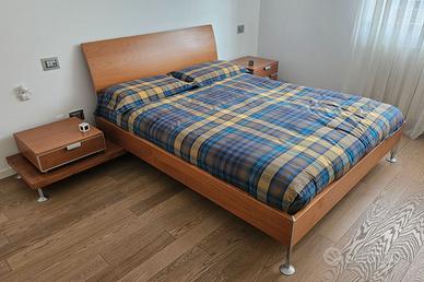 Letto matrimoniale con comò