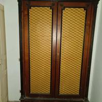 Credenza antica in legno