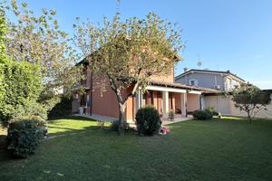 Villa Bifamigliare con Box Doppio Classe A3