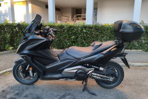 Kymco AK550
