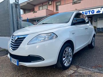 LANCIA Ypsilon 1.3 Mjt 95Cv 5p. Silver PDC Posteri