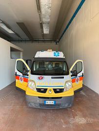 Ambulanza Renault Trafic 2.0 dCi
