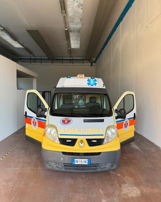 Ambulanza Renault Trafic 2.0 dCi