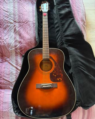Chitarra acustica