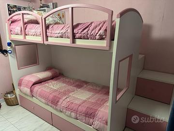 Letto a castello con panche contenitrici