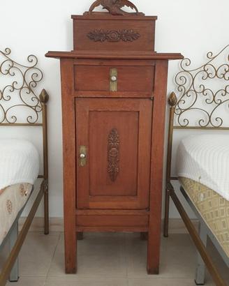 comodino antico in legno massello