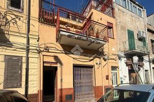 3 LOCALI A PALERMO